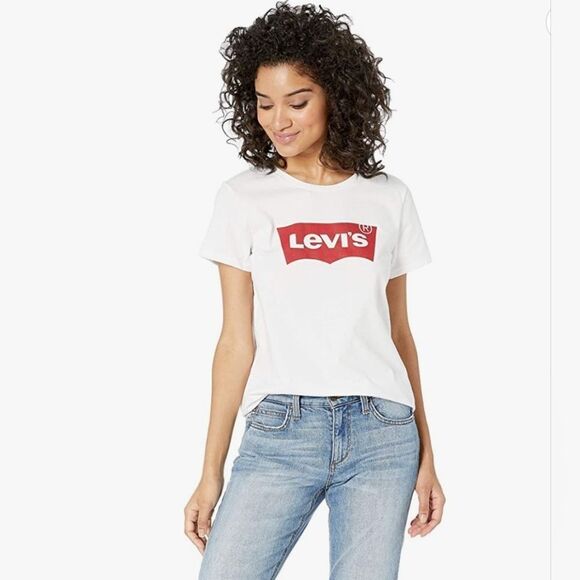 🔸️Levi's White w/Red Logo Short Sleeve Top XLarge - Picture 1 of 9